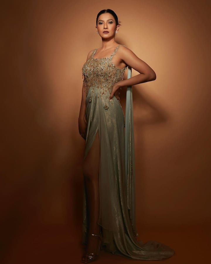 येथे ती कॅमेऱ्यासमोर एकापेक्षा एक पोज देताना दिसत आहे.(फोटो सौजन्य :gauaharkhan/इंस्टाग्राम)