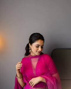 Priyanka Mohan: పింక్ డ్రెస్సులో ప్రియాంక క్యూట్ లుక్స్