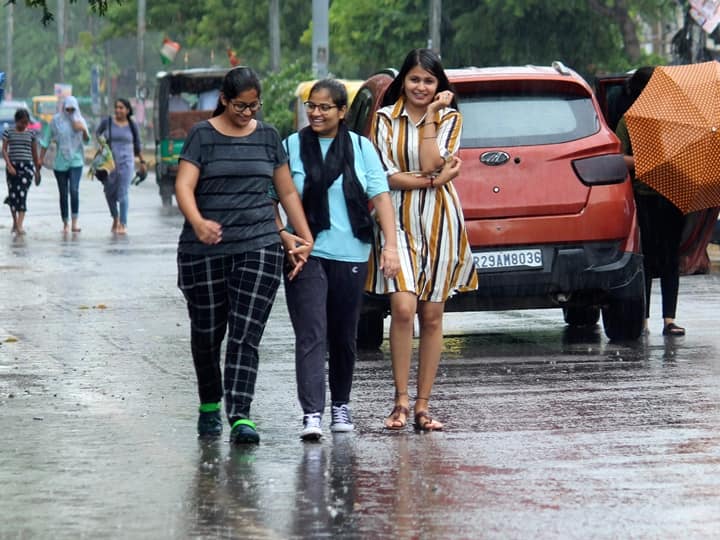 Delhi Weather Forecast: IMD Predicts More Rain And Cloudy Sky For Friday Delhi Weather Forecast: IMD Predicts More Rain And Cloudy Sky For Friday