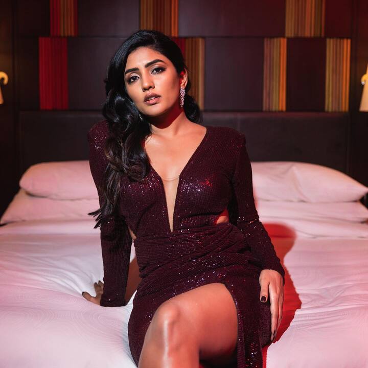 అ! వంటి వైవిధ్యభరితమైన సినిమాలో నటించింది. ఈ సినిమాలో ఈషా లెస్బియన్ గా కనిపించింది.  Image Credit@ Eesha Rebba/ Instagram