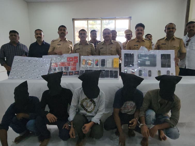  Dombivli Manpada Police Arrests Five People who Cheats Amazon and Flipkart  अ‍ॅमेझॉन आणि फ्लिपकार्टला गंडा घालणाऱ्या टोळीचा पर्दाफाश, अभियंत्यासह चार जणांना ठोकल्या बेड्या   