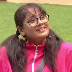 Keerthi Bhat: బిగ్‌బాస్ ఇంట్లో కార్తీక దీపం కీర్తి కొత్త లుక్స్, హెయిర్ స్టైల్ అదిరింది