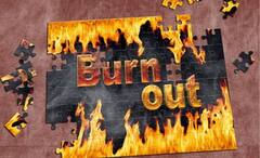 Midlife Career Crises: আগ্রহ পাচ্ছেন না কাজে, মানসিক অশান্তিতে ভুগছেন, মিডলাইফ কেরিয়ার ক্রাইসিস নয় তো!