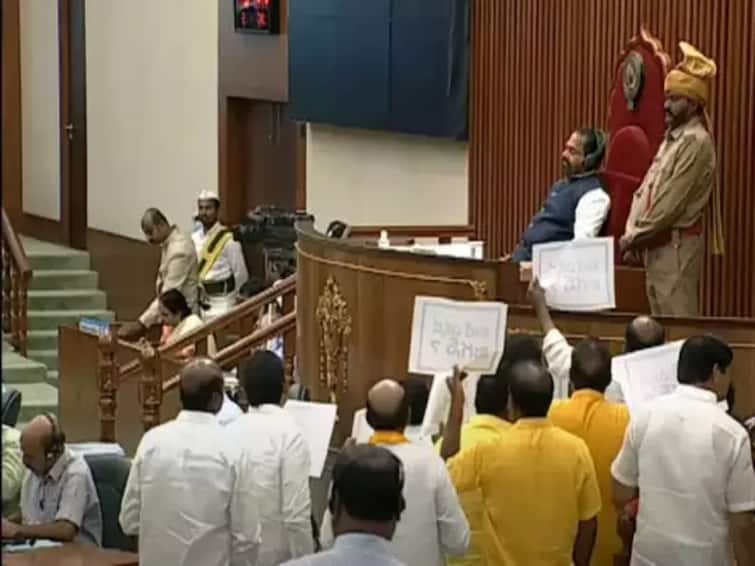 Telugu Desam Party members were suspended by Speaker Tammineni Sitaram. TDP MLAs Suspension:  అసెంబ్లీ నుంచి టీడీపీ సభ్యుల సస్పెన్షన్ -  ఎప్పటివరకంటే ?