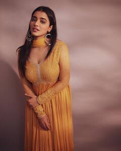 Ketika Sharma: హాట్ బ్యూటీ కేతిక శర్మ ట్రెడిషనల్ లుక్!