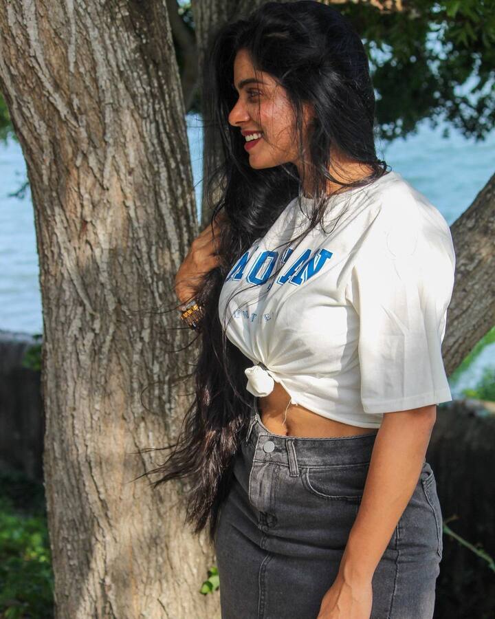சகியே நீயாரடி