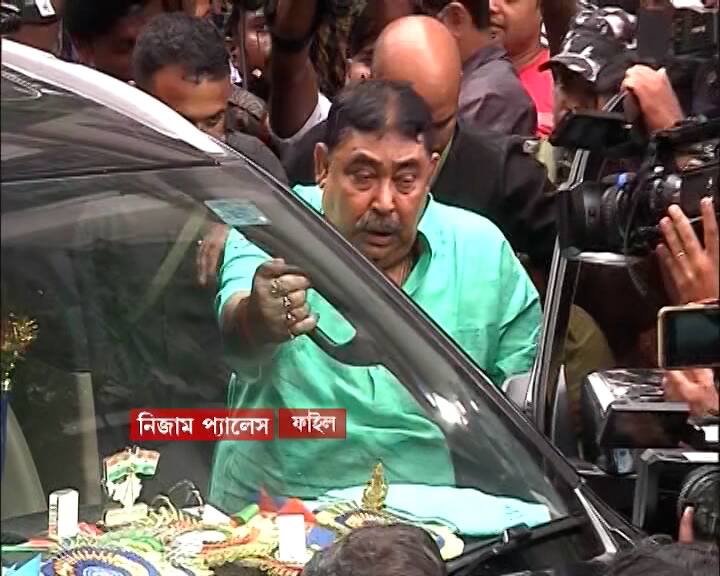 Kolkata News Anubrata Mandal s phone in Central Lab for forensic test by Court order, 14 days custody for Saigal Hossain Cattle Scam: অনুব্রত-র ২ মোবাইল ফোন কেন্দ্রীয় ল্যাবে পাঠানোর নির্দেশ, ১৪ দিনের জেল হেফাজত সায়গল-র