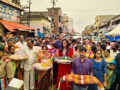 PV Sindhu : వెంకటగిరి పోలేరమ్మ జాతరలో బ్యాడ్మింటన్ క్రీడాకారిణి పీవీ సింధు