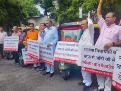 CM अरविंद केजरीवाल की Auto Politics पर बीजेपी का पलटवार, कहा- 'हम खुद भी ऑटो में चलेंगे'