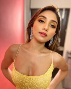 Bigg Boss फेम डोनल बिष्ट को बिकिनी पहनना पड़ा था भारी, अब छलका दर्द, बोलीं- लोग मेरे माता-पिता को...