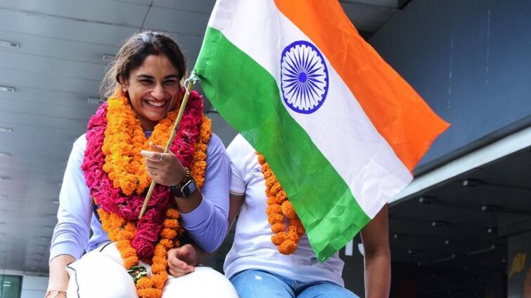 Vinesh Phogat: ভারতের প্রথম মহিলা কুস্তিগীর হিসাবে বিশ্ব চ্যাম্পিয়নশিপে জোড়া পদক, ইতিহাস ভিনেশের Vinesh Phogat wins bronze in World Wrestling Championships, know in details Vinesh Phogat: ভারতের প্রথম মহিলা কুস্তিগীর হিসাবে বিশ্ব চ্যাম্পিয়নশিপে জোড়া পদক, ইতিহাস ভিনেশের