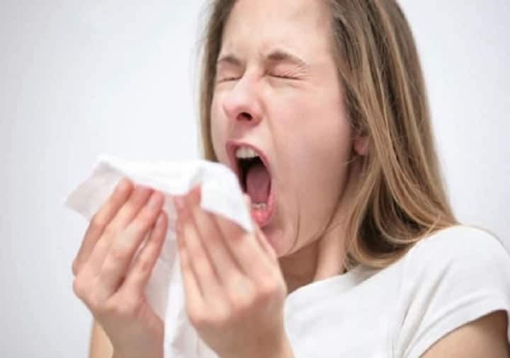 Why eyes close during sneezing reason of sneezing Fact About Sneezing: छींक आने पर क्यों बंद हो जाती हैं हमारी आँखें, जानिए इसका कारण