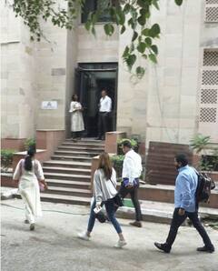 Money Laundering Case: ਜੈਕਲੀਨ ਅੱਠ ਘੰਟੇ ਦੀ ਲੰਬੀ ਪੁੱਛਗਿੱਛ ਤੋਂ ਬਾਅਦ ਆਈ ਸਾਹਮਣੇ, ਹੁਣ ਨੋਰਾ ਤੋਂ ਕੀਤੀ ਜਾਵੇਗੀ ਪੁੱਛਗਿੱਛ