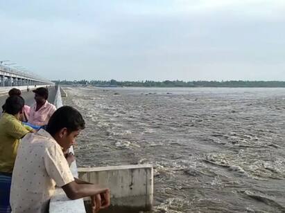 karur mayanur dam water flow increased கரூர் மாயனூர் கதவணைக்கு தண்ணீர் அளவு அதிகரிப்பு