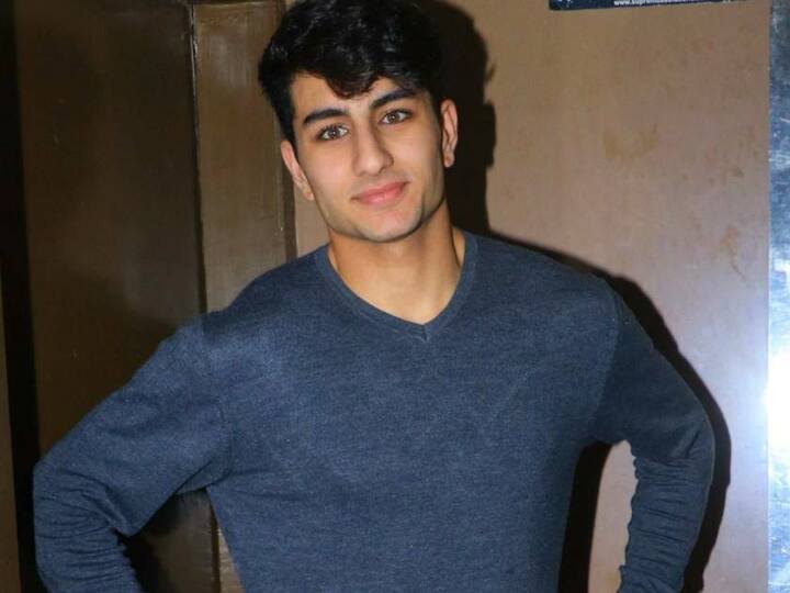 सैफ अली खान और अमृता सिंह के बेटे इब्राहिम अली खान (Ibrahim Ali Khan) ने ‘धीरूभाई अंबानी इंटरनेशनल स्कूल’ से स्कूलिंग करने के बाद आगे की पढ़ाई उन्होंने लंदन के एक बोर्डिंग स्कूल से की है. तस्वीर: सोशल मीडिया