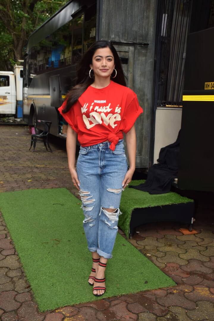 రష్మిక ఈ సినిమా తర్వాత సిద్ధార్థ్ మల్హోత్రాతో కలిసి ‘మిషన్ మజ్నూ’ అనే సినిమాలో నటిస్తున్నది.