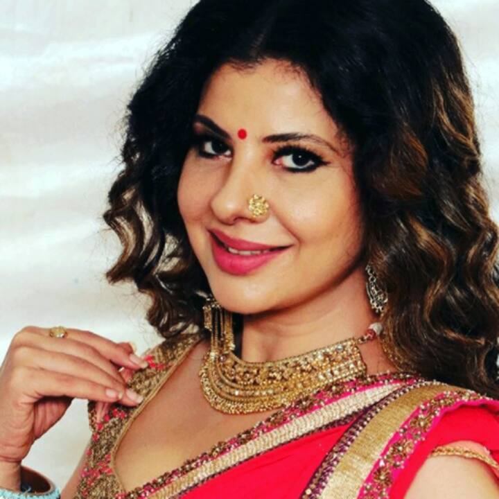 संभावना सेठ सिर्फ टीवी एक्ट्रेस ही नहीं बल्कि भोजपुरी एक्ट्रेस भी हैं. लेकिन इन सबके अलावा संभावना यूट्यूब स्टार भी हैं. एक्ट्रेस जो भी वीडियोज शेयर करती हैं, उनके फैंस उसे काफी पसंद करते हैं.