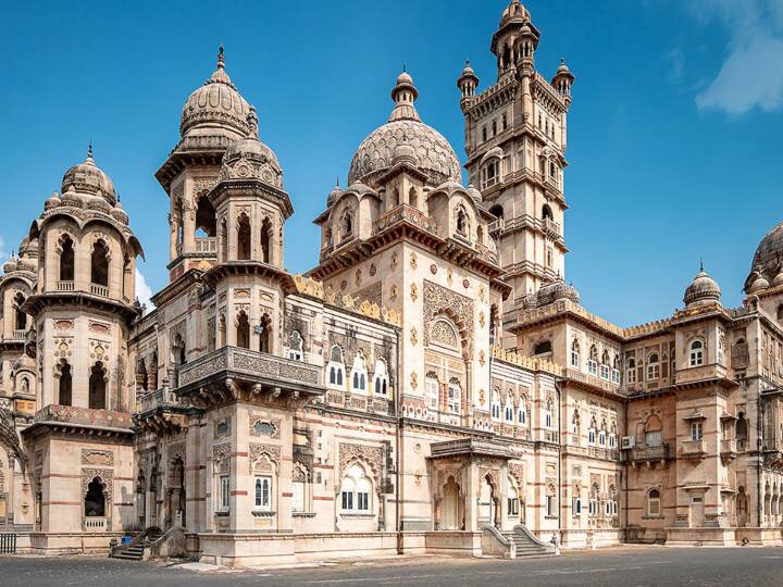 1890 में महाराजा सयाजीराव गायकवाड़ III के निजी निवास के रूप में निर्मित, लक्ष्मी विलास पैलेस वास्तव में भारत की सबसे भव्य संरचनाओं में से एक है. Photo Credit- Gujarat Tourism