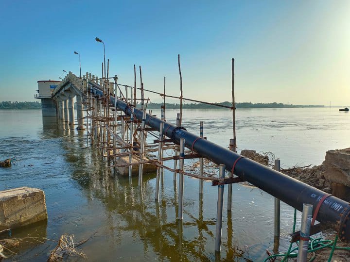 கரூர் மாவட்டத்தில் வெள்ளத்தில் சேதம் அடைந்த குடிநீர் குழாய்கள் சீரமைப்பு