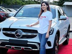 అషు రెడ్డికి ఖరీదైన కారు గిఫ్ట్ - ధర తెలిస్తే గుండె ఆగుద్ది - ఇచ్చిందెవరో తెలుసా?