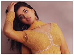 Ketika Sharma: హాట్ బ్యూటీ కేతిక శర్మ ట్రెడిషనల్ లుక్!