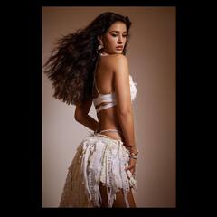 Disha Patani Pics: आदिवासी लुक के साथ सिर पर ताज सजाए दिखीं दिशा पटानी, पहली बार देखा होगा एक्ट्रेस का ऐसा रूप!