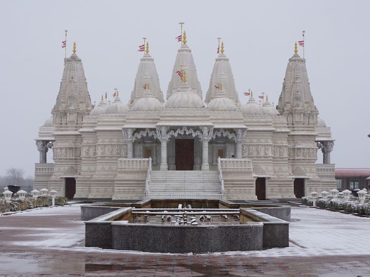 Canada Swaminarayan Temple Defaced With Anti-India Graffiti, India Demands Probe Canada Swaminarayan Temple: కెనడాలోని ఆలయంపై అభ్యంతరకర రాతలు, తీవ్రంగా స్పందించిన భారత్