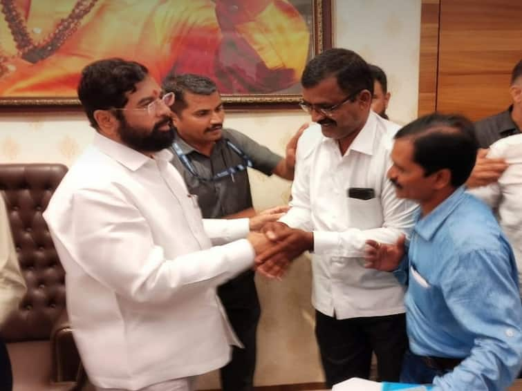 Maharashtra Agriculture News Demand of Banana Farmers Union to Chief Minister Eknath Shinde to get guaranteed price for bananas based on production cost Banana Farming : केळीला उत्पादन खर्चावर आधारीत हमीभाव मिळावा, केळी उत्पादक शेतकरी संघाची मुख्यमंत्र्यांकडे मागणी 