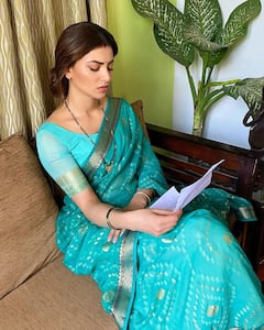 Urvashi Rautela Pics: मांग में सिंदूर, गले में मंगलसूत्र पहने आखिर ये किसकी राह देखती नजर आईं उर्वशी रौतेला?