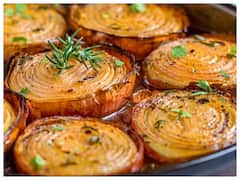 Roasted onion Benefits: भुने हुए प्याज के सेवन से एक नहीं बल्कि मिलते हैं सेहत को कई फायदें, आइए जानें