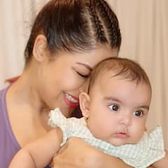 Debina Bonnerjee ने शेयर की 5 महीने की बेटी की सुपर क्यूट तस्वीरें, लियाना को ईयररिंग पहने देख फैंस ने लुटाया प्यार