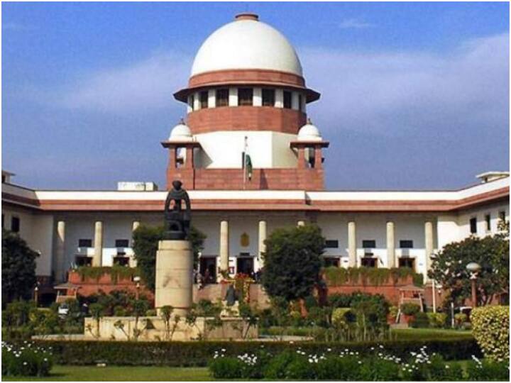 Supreme Court issues notice to Centre on criminalising marital rape matter Marital Rape: पति का पत्नी से जबरन संबंध रेप है या नहीं? सुप्रीम कोर्ट ने केंद्र को जारी किया नोटिस, इस तारीख को होगी सुनवाई