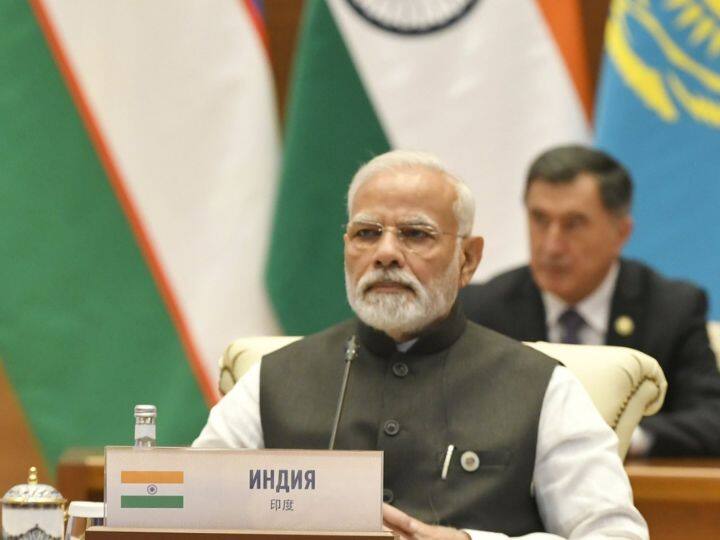 प्रधानमंत्री नरेंद्र मोदी ने इस दौरान SCO समिट को संबोधित किया. उन्होंने कहा कि दुनिया अब कोरोना महामारी पर काबू पाने में कामयाब हो रही है. यूक्रेन संकट के कारण वैश्विक आपूर्ति श्रृंखला में कई व्यवधान उत्पन्न हुए. उन्होंने कहाकि हम भारत को एक विनिर्माण केंद्र में बदलना चाहते हैं.