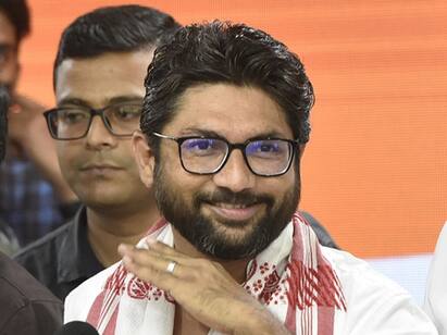 Gujarat Congress MLA Jignesh Mevani Gets 6 Months In Jail In Rioting Case Jignesh Mevani : குஜராத் எம்.எல்.ஏ ஜிக்னேஷ் மேவானிக்கு ஆறு மாத சிறை.. இதுதான் காரணமாம்..