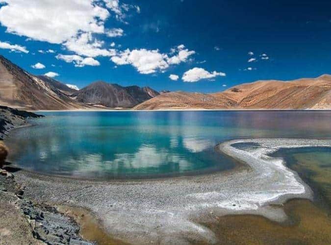 Agra to Ladakh Tour Package: भारतीय रेलवे (Indian Railway) वक्त-वक्त पर अपने यात्रियों के लिए स्पेशल पैकेज निकालता रहता है. वहीं अब आगरावासियों के लिए IRCTC एक शानदार पैकेज लेकर आया है. जिसके तहत वो आगरा से लद्दाख की सैर कर पाएंगे. चलिए जानते हैं पैकेज की पूरी डिटेल.....