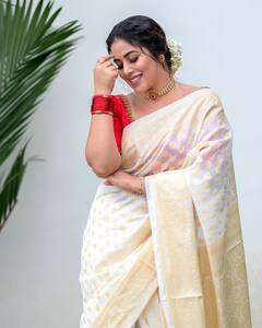 Poorna: తెలుపు రంగు చీరలో హొయలుపోతున్న మలయాళీ బ్యూటీ