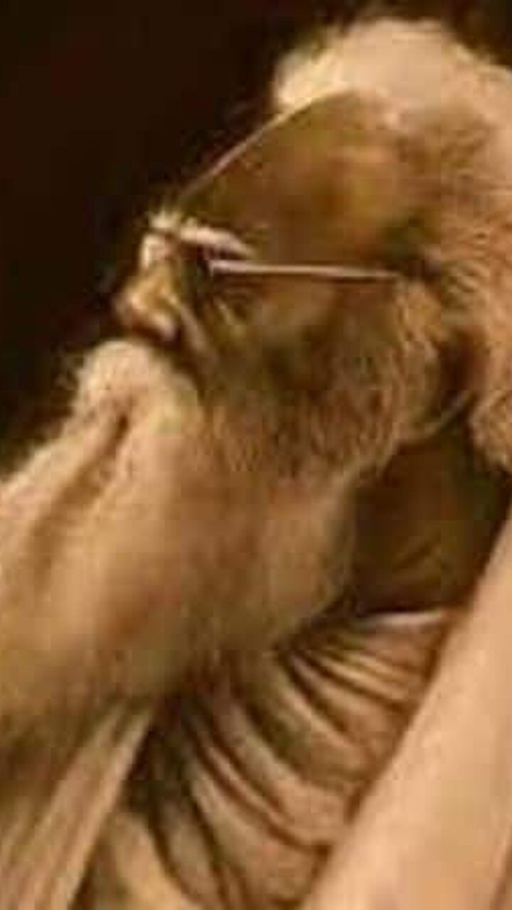 ஒரு கருத்தை யார் சொல்லியிருந்தாலும் நானே சொல்லியிருந்தாலும் பகுத்தறிவுக்கு முரணாக இருந்தால் அதை ஏற்றுக்கொள்ளாதே.