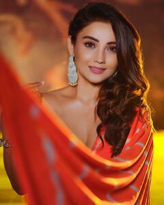 In Pics: ब्लैक लहंगा-चोली में ‘शैडो रानी’ बनकर इठलाईं Adaa Khan, अदाओं पर फिदा हो जाएंगे आप