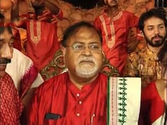 Partha Chatterjee : 'আরে দাঁড়ান...পড়ে যাব', আদালত থেকে বেরিয়ে কেন চেঁচিয়ে উঠলেন পার্থ