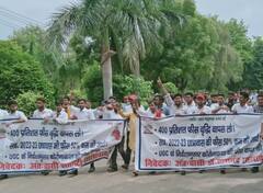 इलाहाबाद यूनिवर्सिटी में फीस में चार गुना बढ़ोतरी के खिलाफ छात्रों का आंदोलन तेज, यूनिवर्सिटी प्रशासन को दी ये चेतावनी