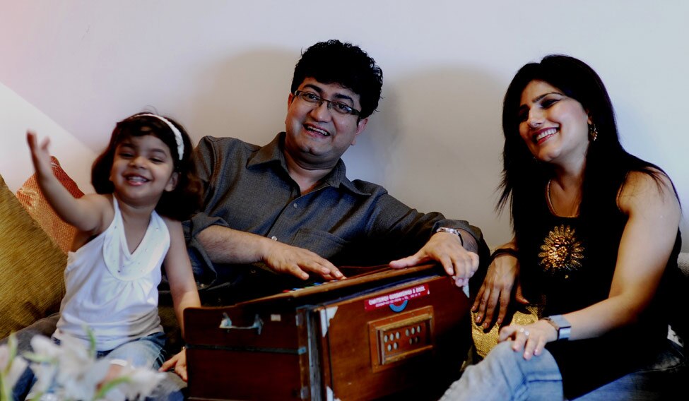 एडवर्टाइजिंग की दुनिया में Prasoon Joshi ने कमाया नाम, फिर अपने लिखे गानों से बनाई बॉलीवुड में पहचान