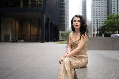 PHOTO: टोरंटोच्या रस्त्यावर राधिका मदनने केलं खास फोटोशूट; फ्लॉन्ट केली तिची कर्वी फिगर!