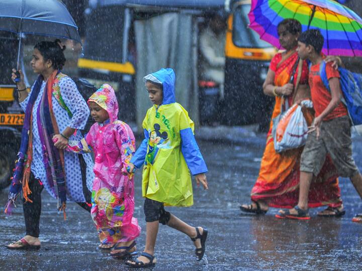 IMD Report Maharashtra District Mumbai Thane and Palghar Lashed Heavy Rain today Friday Mumbai Heavy Rain: मुंबई में कल भारी बारिश से राहत के संकेत, कम हो सकती है तीव्रता