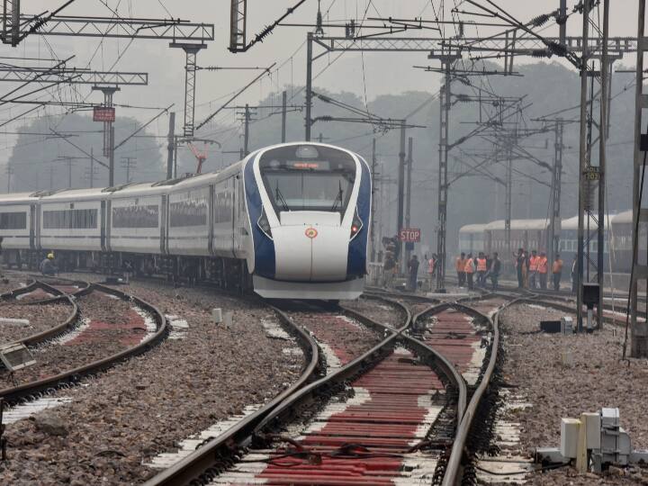 Vande Bharat Train: वंदे भारत और तेजस की टाइमिंग अंतराल कम होने को लेकर IRCTC ने जताई चिंता, रेलवे बोर्ड से कही ये बात Ahmedabad IRCTC expressed concern about reducing timing of Vande Bharat Train and Tejas Express Vande Bharat Train: वंदे भारत और तेजस की टाइमिंग अंतराल कम होने को लेकर IRCTC ने जताई चिंता, रेलवे बोर्ड से कही ये बात
