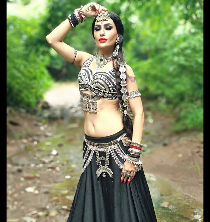 इन दिनों पवित्रा पुनिया ‘इश्क की दास्तां नागमणि’ सीरियल में काम कर रही हैं. उनके किरदार को फैंस काफी पसंद कर रहे हैं.