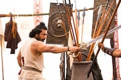 Ponniyin Selvan : அருண்மொழிவர்மனாக மாறிய ஜெயம் ரவி...  ட்ரெண்டாகும் போட்டோஸ்!