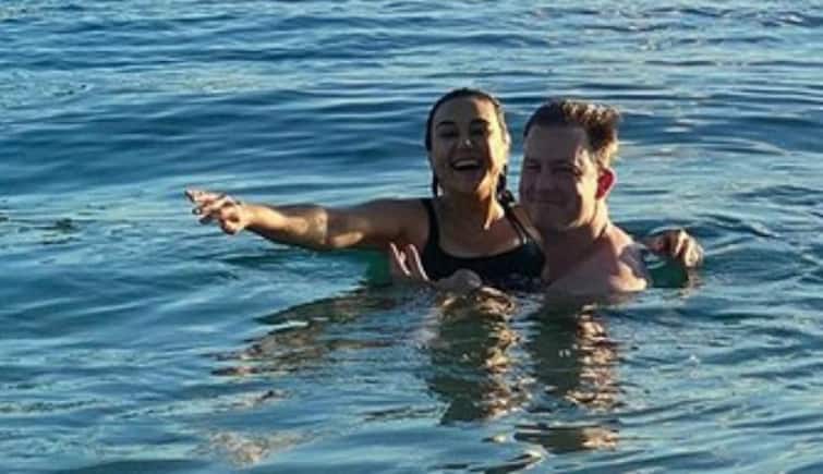 Sea Pics: preity zinta wearing bikini and romantic with hubby gene goodenough Pics: દરિયામાં પતિ સાથે રોમાન્ટિક થઇ 41 વર્ષની આ એક્ટ્રેસ, નહાતી વખતે આપ્યા આવા ચિલિંગ પૉઝ, જુઓ........