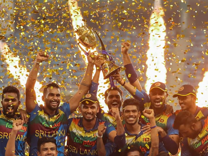 Sri Lanka Squad For T20 World Cup 2022: Dinesh Chandimal Named in Reserves as Asia Cup 2022 Winners Announce Team for Showpiece Event T20 World Cup 2022: टी-20 विश्वचषकासाठी श्रीलंकेचा संघ जाहीर; आशिया चषक गाजवणाऱ्या खेळाडूंना संधी