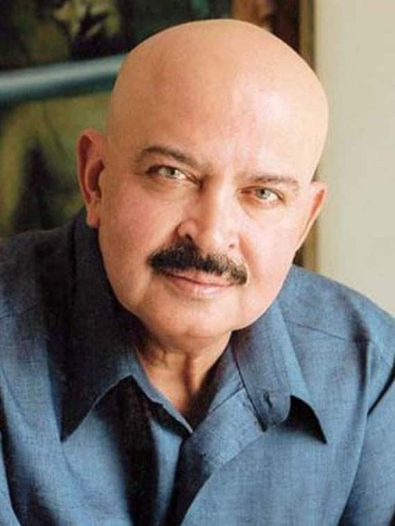 ਖਬਰਾਂ ਮੁਤਾਬਕ ਸਾਲ 2000 'ਚ ਰਿਤਿਕ ਰੋਸ਼ਨ ਦੇ ਪਿਤਾ ਰਾਕੇਸ਼ ਰੋਸ਼ਨ 'ਤੇ ਅੰਡਰਵਰਲਡ ਦੇ ਲੋਕਾਂ ਨੇ ਗੋਲੀਆਂ ਚਲਾ ਦਿੱਤੀਆਂ ਸਨ। ਕਿਹਾ ਜਾਂਦਾ ਹੈ ਕਿ ਉਨ੍ਹਾਂ ਨੂੰ ਅੰਡਰਵਰਲਡ ਤੋਂ ਆਪਣੀ ਫਿਲਮ 'ਕਹੋ ਨਾ ਪਿਆਰ ਹੈ' ਦੇ ਮੁਨਾਫੇ 'ਚ ਹਿੱਸਾ ਦੇਣ ਦੀ ਧਮਕੀ ਮਿਲੀ ਸੀ, ਜਿਸ ਤੋਂ ਉਨ੍ਹਾਂ ਨੇ ਇਨਕਾਰ ਕਰ ਦਿੱਤਾ ਸੀ।