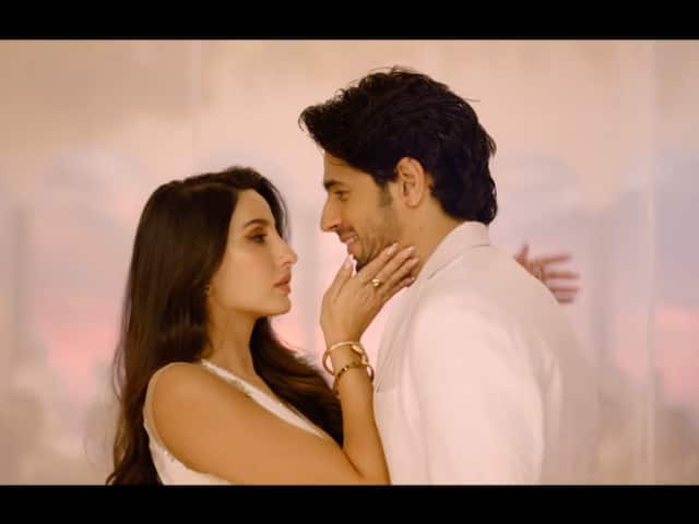Finally it's out! Hindi version of famous song, 'Manike' featuring Nora  Fatehi and Sidharth Malhotra released